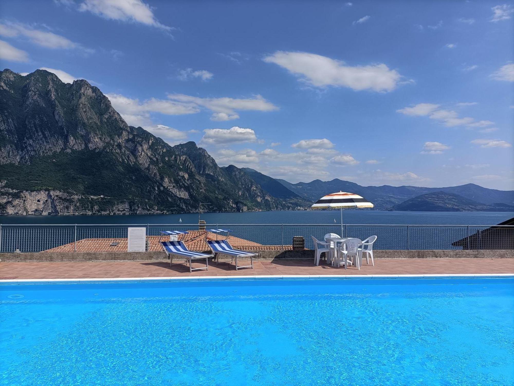 Iseolakerental- Casa Trentapassi Riva di Solto Exterior foto